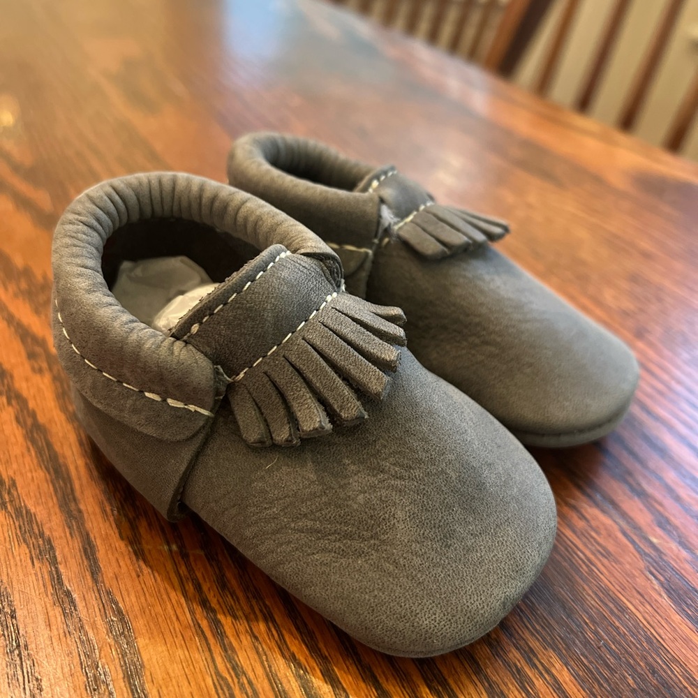 Freshly Picked City Mocc Size 3 color Grey